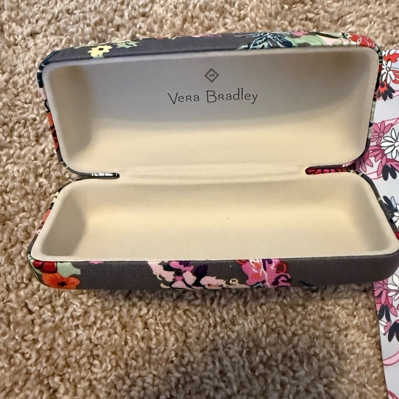 Vera Bradley | Hard Clamshell Sunglasses Case and Lens Cleaning Cloth | Floral - Picture 3 of 10